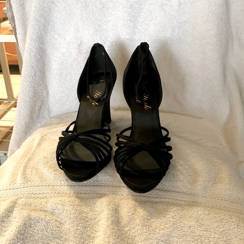 A size 9 black espadrille, they haven’t been wore only walked around inside